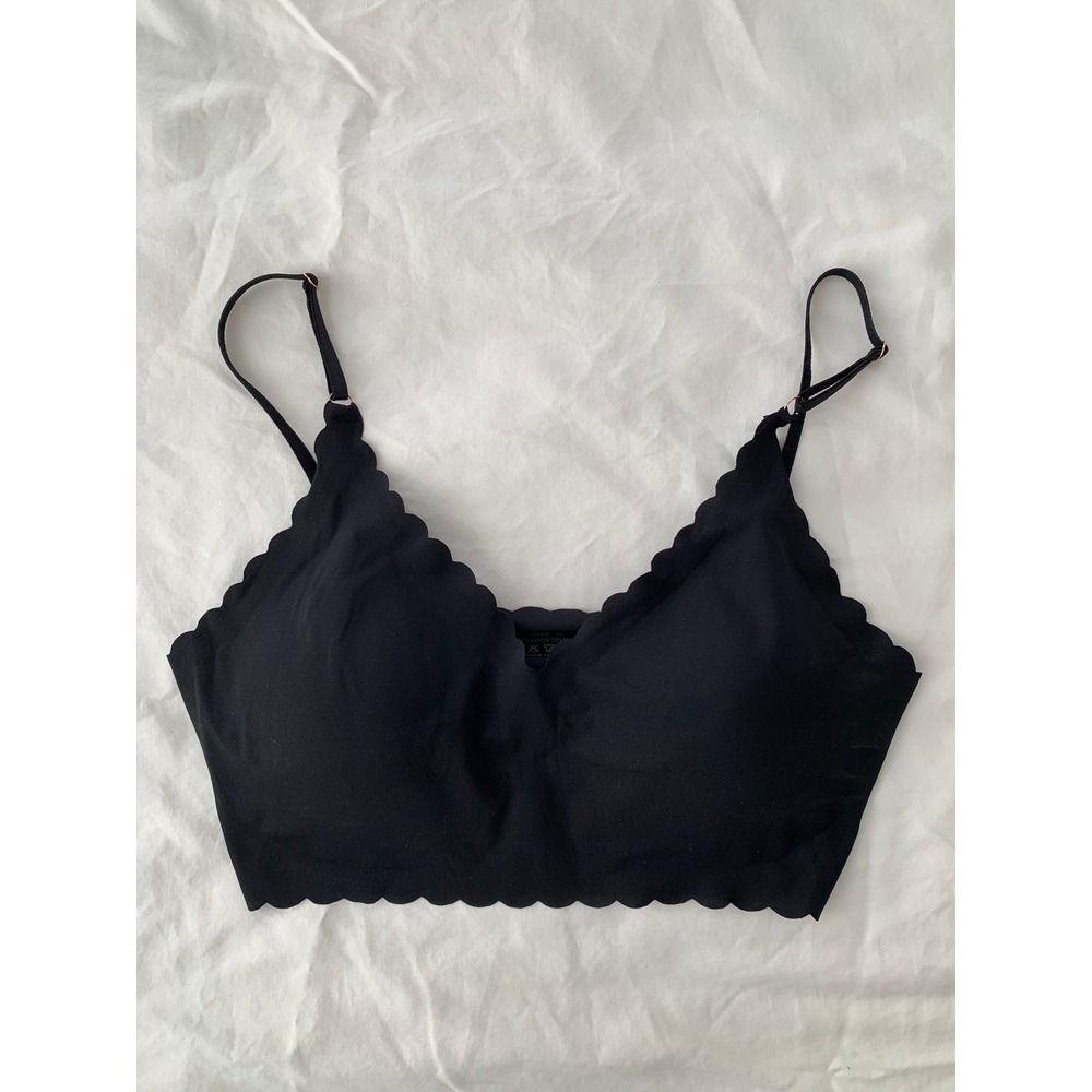 Black Scalloped Bralette Soft and Seamless Wireless Unbranded / Size XL